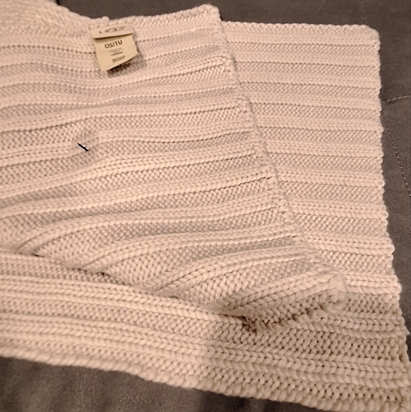 UGG Knit Scarf & free UGGH socks - Picture 5 of 16